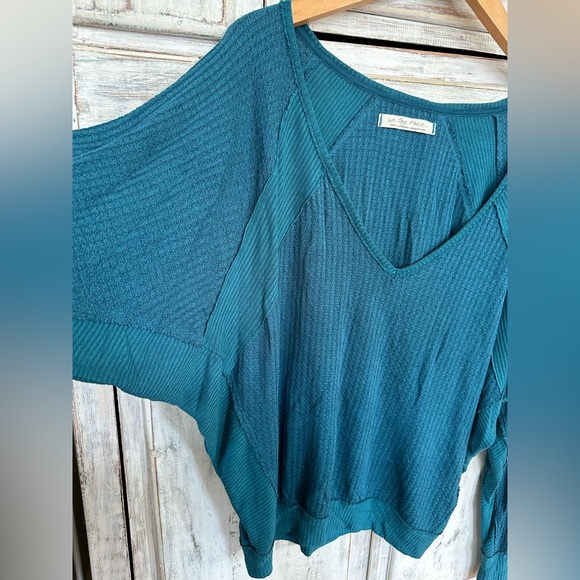 We the Free long sleeve V neck Thermal Tee, GUC, Small - Picture 3 of 6